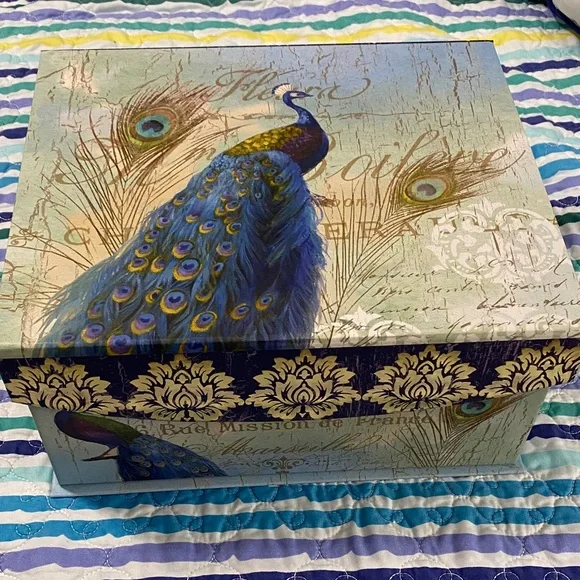 Set of 2 Nesting Peacock Decorative Storage Boxes - Picture 6 of 8